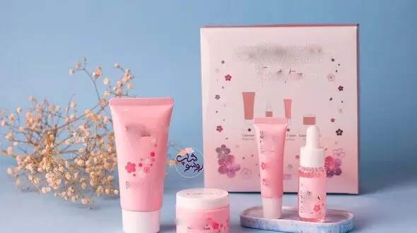 خطرات استفاده از محصولات مراقبت پوستی در بین دختران