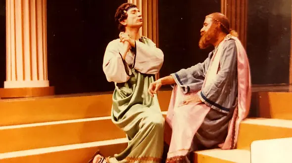 فردوس کاویانی و آتیلا پسیانی در محله برو بیا | فیلم