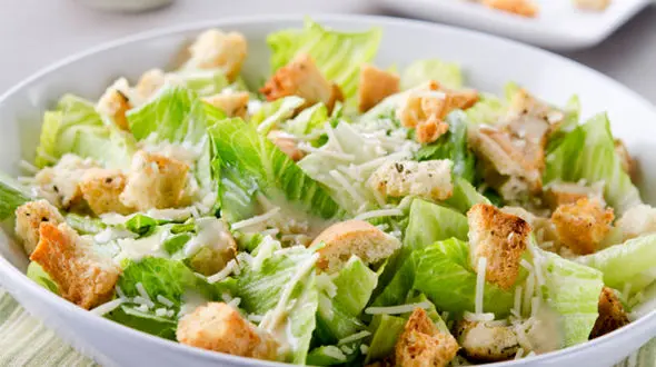 این سالاد زمستانی را در روزهای سرد تجربه کنید