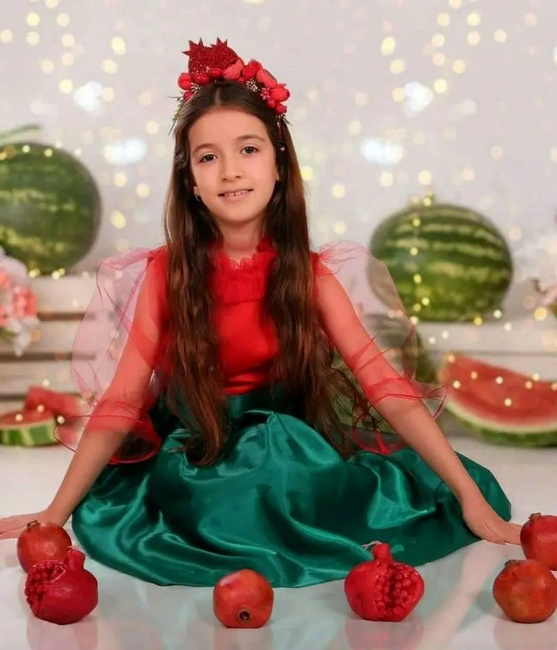 لباس یلدا کودک | لباس کودک یلدایی 1404 دخترانه و پسرانه قرمز و سبز مناسب عکاسی