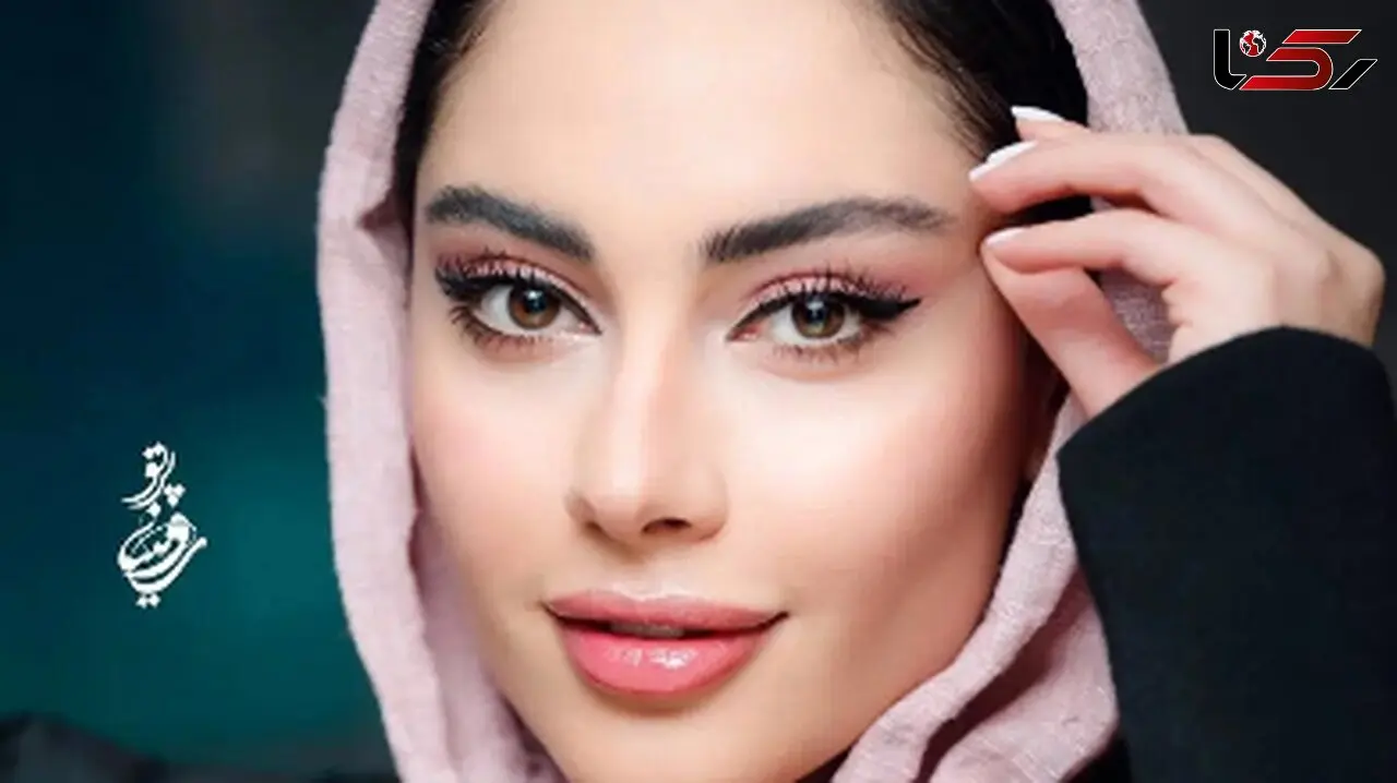 نگاهی به مانتو مزونی با طراحی خاص ترلان پروانه بازیگر جوان؛ آبی روشن بهشون خیلی میاد