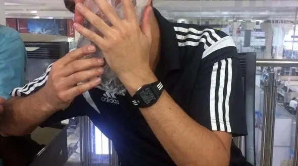 کتک خوردن داور فوتبال در حضور پلیس! + عکس 