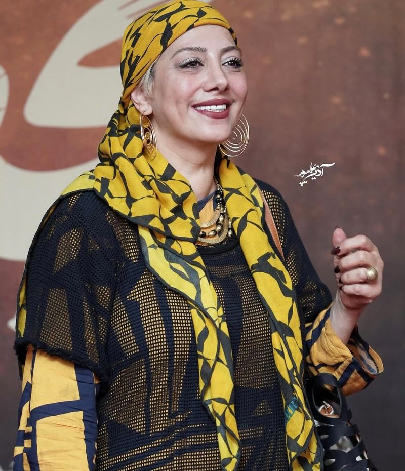 زهرا داوودنژاد به اتفاق دخترش یلدا در مراسم اکران خصوصی فیلم «مجنون»