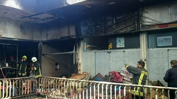 آتش در مغازه خرازی یک پاساژ را به آتش کشید + عکس