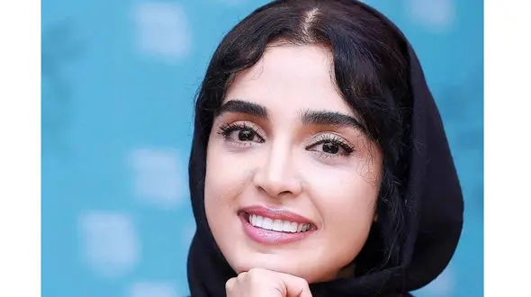 فیلم لو رفته از جشن تولد الهه حصاری ! / تیپ باربی 14 سالگی در 33 سالگی اش !