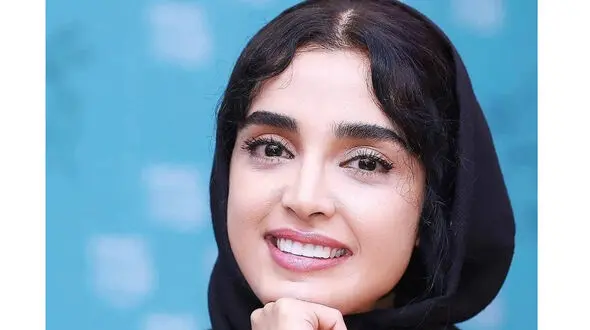 فیلم لو رفته از جشن تولد الهه حصاری ! / تیپ باربی 14 سالگی در 33 سالگی اش !