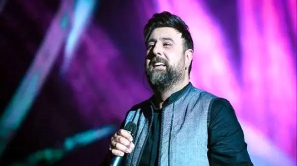 اجرای عاشقانه و احساسی محمد علیزاده در کنسرت به عشق دخترش جانان  و زن زیبایش/ لحظه‌هایی ناب که موسیقی را با مهر پدری پیوند داد