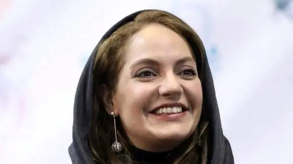 مهناز افشار ادای خانم خواننده را درآورد ! /  خانم بازیگر بالاخره تسلیم شد ! + عکس حاشیه ساز