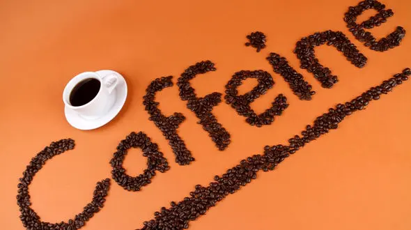 میزان کافئین در نوشیدنی‌ های مختلف + اینفوگرافیک