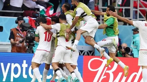 پیام تبریک سفیر انگلیس در تهران به مناسبت پیروزی تیم ملی فوتبال