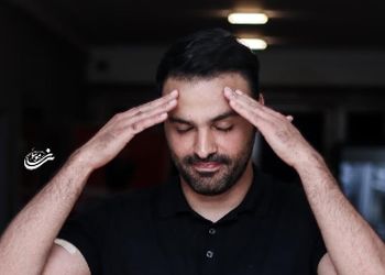 ویدئو/نگاهی به تیپ و استایل شیک سامان صفاری و رز ایزدی در اکران فیلم «گوزن‌های اتوبان»+ژست‌های خاص آقای بازیگر