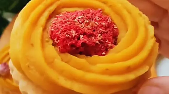 طرز تهیه‌ بیسکوحلوای خوشمزه / فیلم