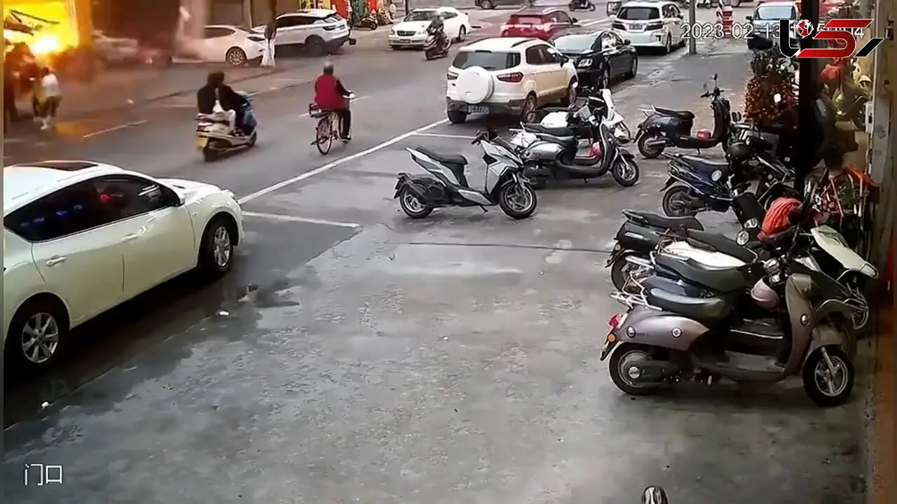 فیلم انفجار هولناک یک ساختمان کنار خیابان / 3 نفر شوکه شدند