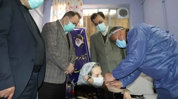 دز سوم واکسن سالمندان باید در پاییز تزریق شود