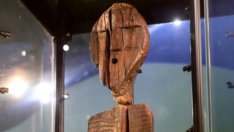 تندیس چوبی