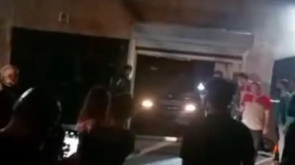 فیلم رانندگی وحشتناک دختر 14 ساله تبریزی / با سرعت به دیوار پارکینگ زد