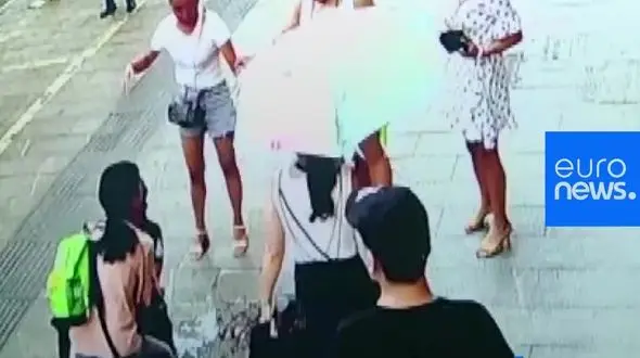 فیلم لحظه دهان باز کردن زمین و بلعیدن یک کودک