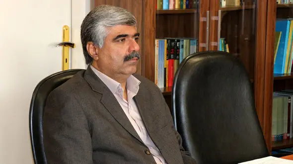 نماینده زرتشتیان: مشکل سپنتا نیکنام از مسیر قانونی، در حال حل شدن است