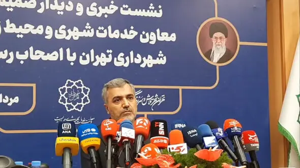 معاون زاکانی: به ما تاکید کردند چراغ پارک‌ها و آب نماها را خاموش کنیم تا مردم باور کنند بحران برق داریم ! + فیلم