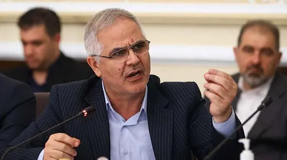 سوداگران برای گرانی مسکن حمله به کارخانه فولاد را بهانه کردند / انبارها مملو از کالاست 