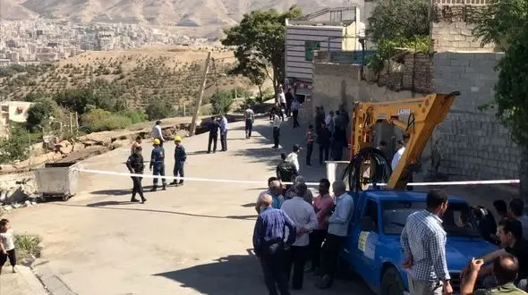 ریزش ناگهانی ساختمان‌های غیراصولی در کرج / ارجاع پرونده به کارشناس رسمی دادگستری + فیلم و عکس