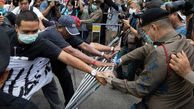  Thailand's anti-government protesters call on king to reach out for dialog 