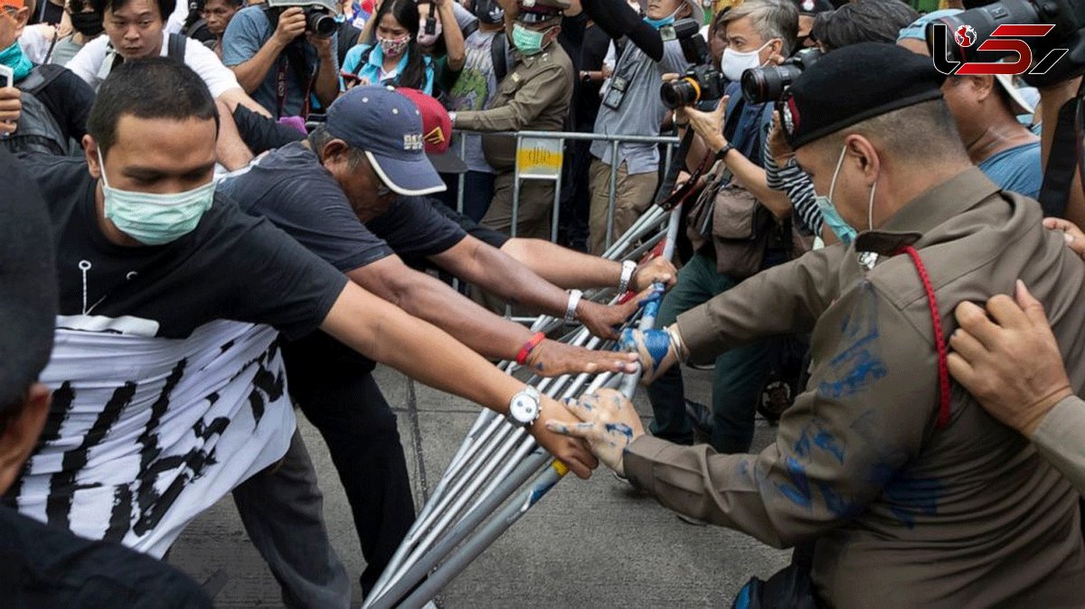  Thailand's anti-government protesters call on king to reach out for dialog 