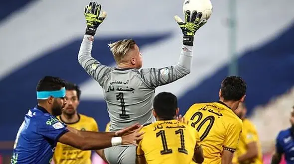  عکس پر حاشیه / تکرار اقدام جنجالی سپاهان این‌ بار با استقلال