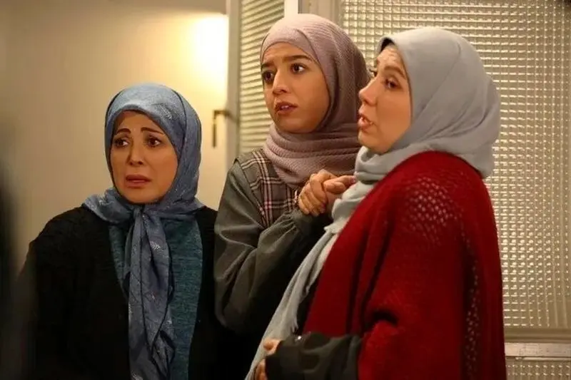 دریا آقاخانی در اسباب زحمت