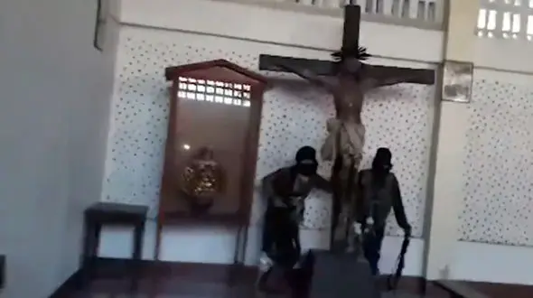 حمله وقیحانه داعش به یک کلیسا در فیلیپین + فیلم