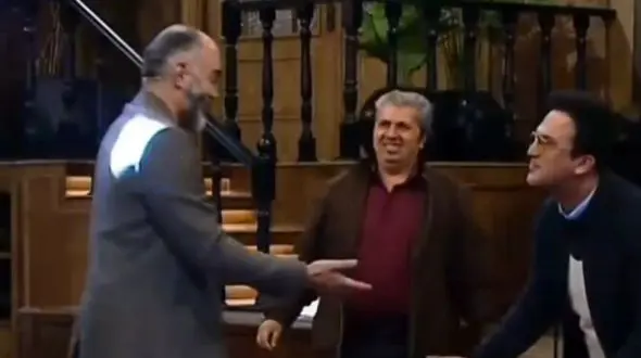 فیلم/ سکانس خنده دار برنامه شب آهنگی: وقتی شرکت کننده ها یکی یکی هنرشونو رو میکنن/فقط خنده های حامد آهنگی