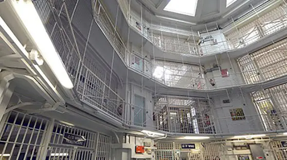 قتل یک خلافکار با سلاح سرد در زندان +تصاویر 