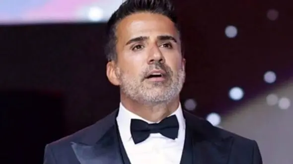 باورتان نمی‌شود امراه خواننده مشهور به این اندازه پیر شده باشد!