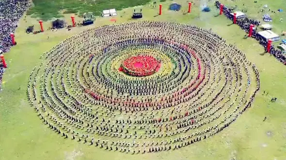 تماشای هنر بزرگترین گروه رقص جهان + عکس 