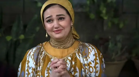 عکس ها/ نگاهی به خونه زندگی تهمینه رجبوا، چمن سریال پایتخت با دکوراسیون شاه نشین و مجلل/ قارون هم این قصرو نداشت