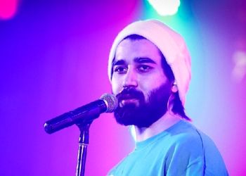 دانلود آهنگ باشکوه ماه قشنگم از علی یاسینی/واسه آتیش دلم غیر خودت نیست آبی