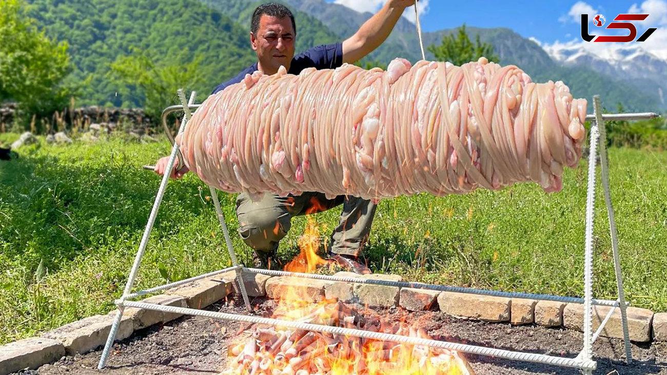 ببینید / طرز پخت کباب بزرگ کوکورچ اصیل ترکیه + فیلم