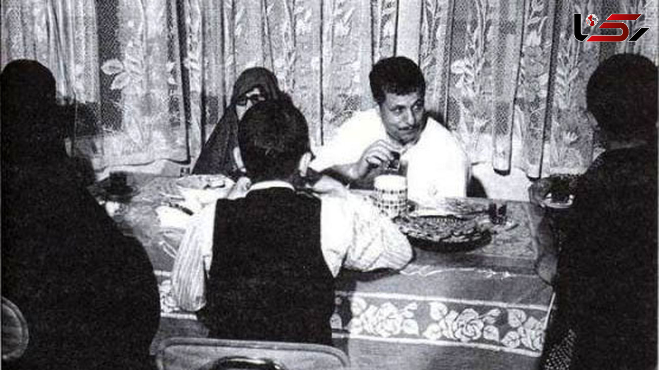 تصویری قدیمی از هاشمی و خانواده سر میز صبحانه +عکس