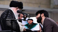 کف زنی دانشجویان علیه پراید در حضور رهبر انقلاب!