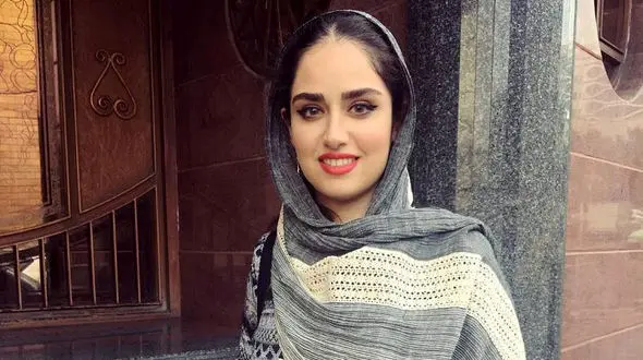 کنایه خانم بازیگر به شال 4 میلون تومانی!