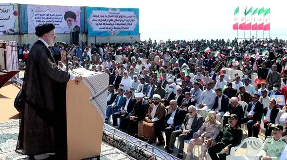 تبدیل سواحل مکران به مرکز اقتصادی و تجاری از اولویت‌های دولت است/ ملت ایران از همه توطئه‌های دشمن سربلند بیرون آمد