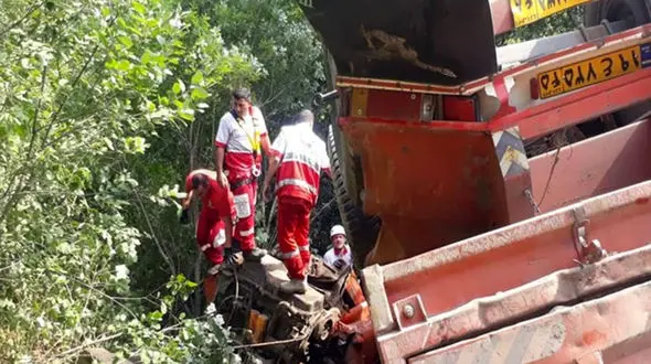 سقوط مرگبار یک کامیون به دره در محور آستارا-اردبیل