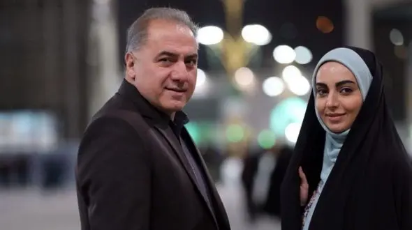 فیلم / فرهاد قائمیان بازیگر بچه مهندس: من اگه اردبیل نَرَم نفسم بالا نمیاد /  پدرم قبل  اینکه  بدنیا بیام سرِ نماز... / ما رسم طشت گذاری داریم ...