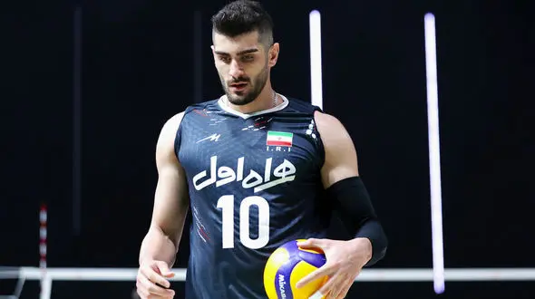 ستاره تیم ملی علیه منتقدان/ بعضی ها دلشان با تیم ملی نیست!