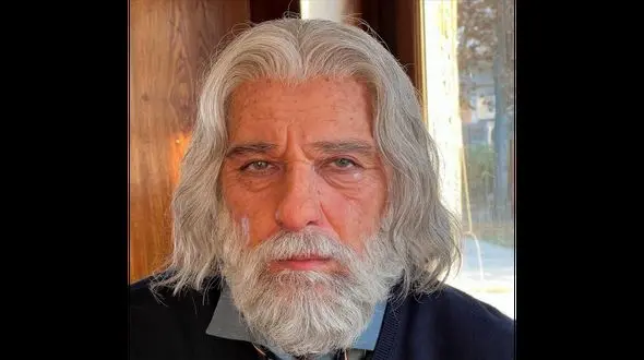 این بازیگر پیر کدام سوپر استارجوان ایرانی است ؟! / عمرا حدس بزنید ! + عکس ها