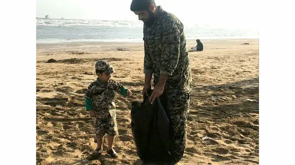 ساحل دریا در بندر دیر توسط بسیجیان پاکسازی شد 