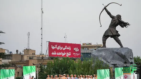 برگزاری برنامه های حماسی و آیینی آرش سرباز ایران در میدان ونک 