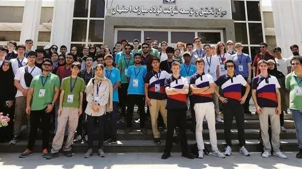 بازدید حدود ۳۰۰ نفر از دانش‌آموزان المپیاد جهانی فیزیک از شرکت فولاد مبارکه