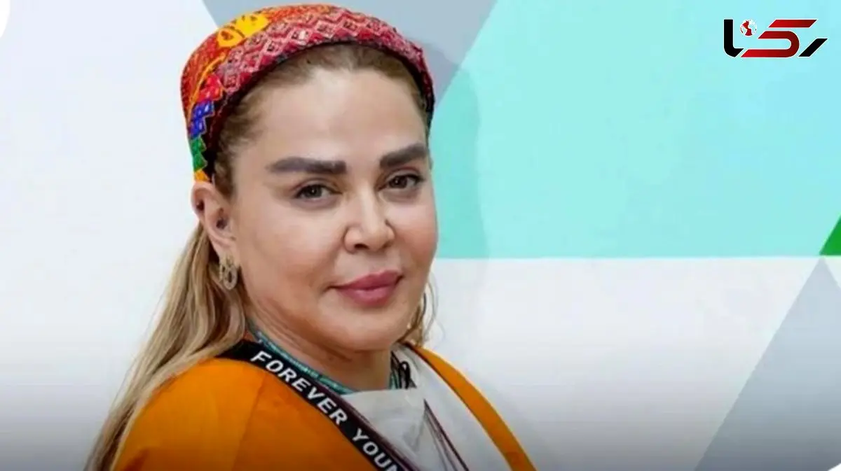  دکوراسیون و چیدمان پرانرژی خانه «بهاره رهنما» / از صندلی و کنسول چوبی تا اتاق خواب شلوغ و رنگی رنگی و آشپزخانه ترگل ورگل