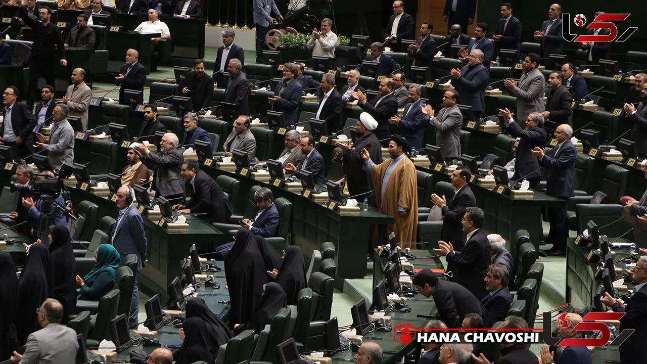 از کف زدن نمایندگان برای پزشکیان تا طنین مرگ بر اسراییل